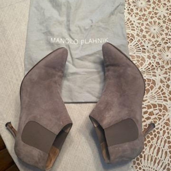 Manolo Blahnik - Tomosa Black Suede & Shearling Short Boot Manolo Blahnik Booties